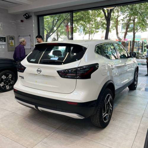 قشقایی آنر مدل 2025