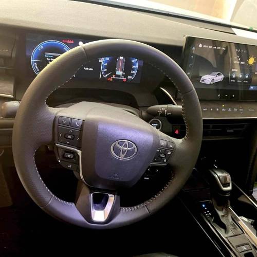 تویوتا مدل کمری هیبرید 2.5 لیتر پریمیوم ادیشن سال 2025  کارکرده