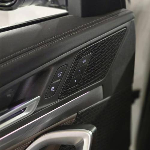 بی ام و ix1 مدل 2025