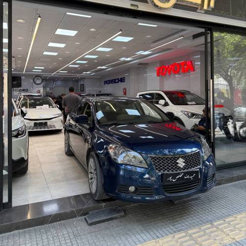 سوزوکی کیزاشی 2012