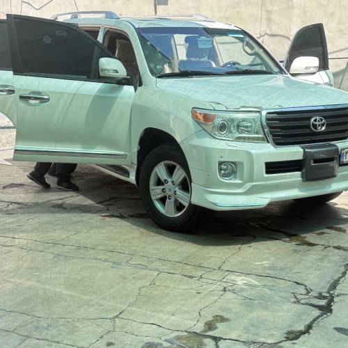 تویوتا مدل لندکروزر  کارکرده