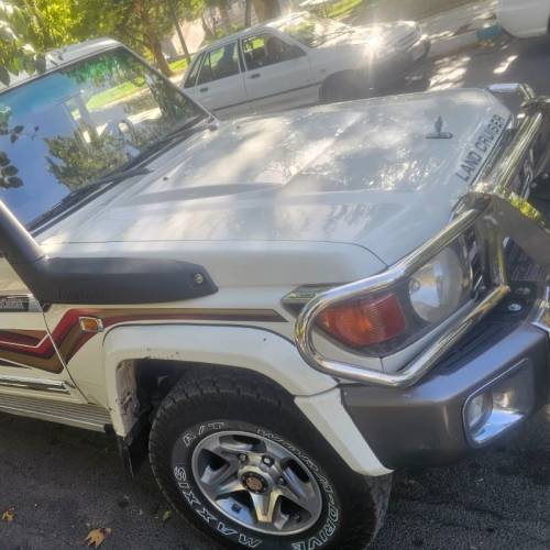 تویوتا مدل لندکروزر  کارکرده