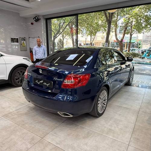 سوزوکی کیزاشی 2012