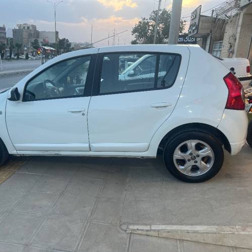 رنو مدل ساندرو اتوماتیک سال 1398  کارکرده
