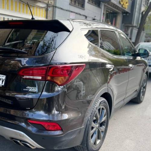 هیوندای مدل سانتافه 4 سیلندر دو دیفرانسیل سال 2016  کارکرده