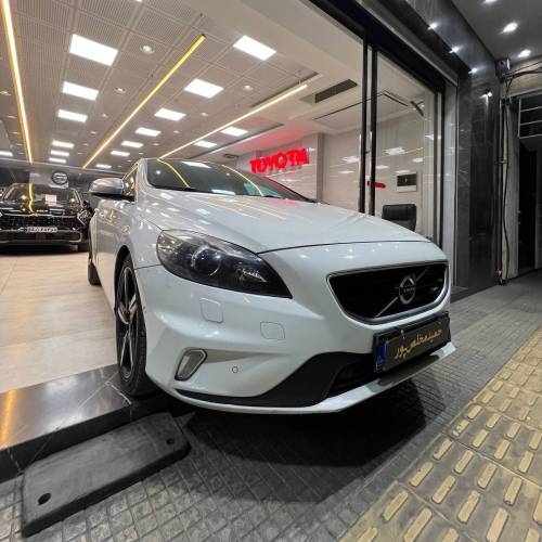 ولوو V40 مدل ۲۰۱۴