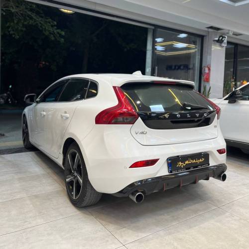 ولوو V40 مدل ۲۰۱۴