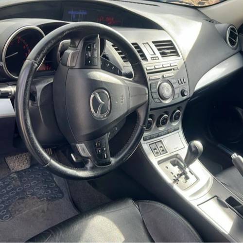 مزدا مدل 3 نیو هاچ بک تیپ3 سال 1391  کارکرده