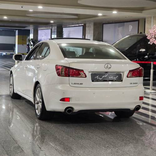 لکسوس is 300 مدل 2012