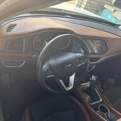 زوتی مدل DL5 1.5 لیتر توربو سال 2024  کارکرده