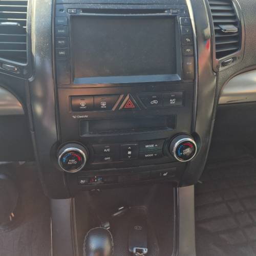 کیا مدل سورنتو 6 سیلندر سال 2012  کارکرده