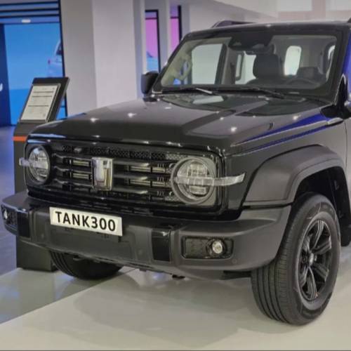 تانک مدل 300 2.0 لیتر توربو سال 2025  صفر