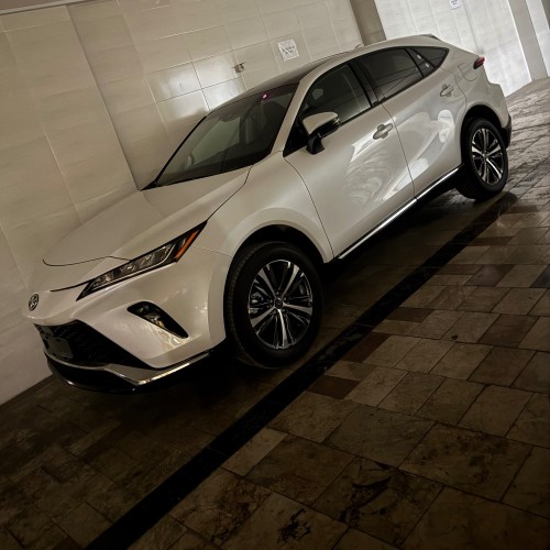تویوتا (TOYOTA) تویوتا ونزا 2.0 لیتر لاکچری سال 2024