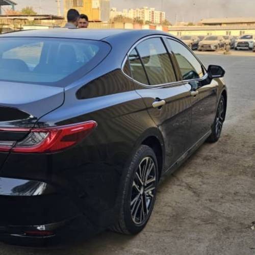 تویوتا مدل کمری هیبرید 2.5 لیتر پریمیوم ادیشن سال 2025  صفر