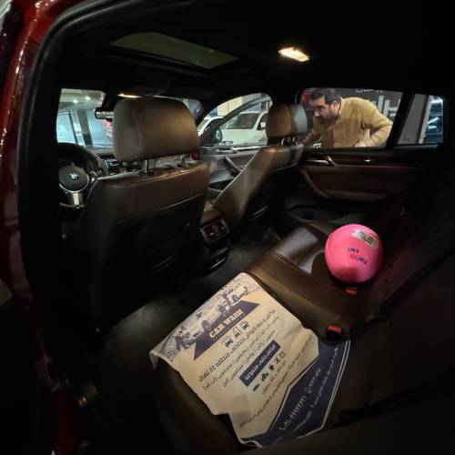 بی ام و قرمز مدل ۲۰۱۵