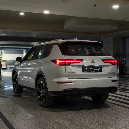 میتسوبیشی اوتلندر ۲۰۲۳  اچ لاین صفر