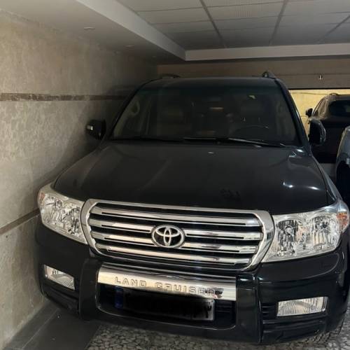 تویوتا مدل لندکروزر  کارکرده