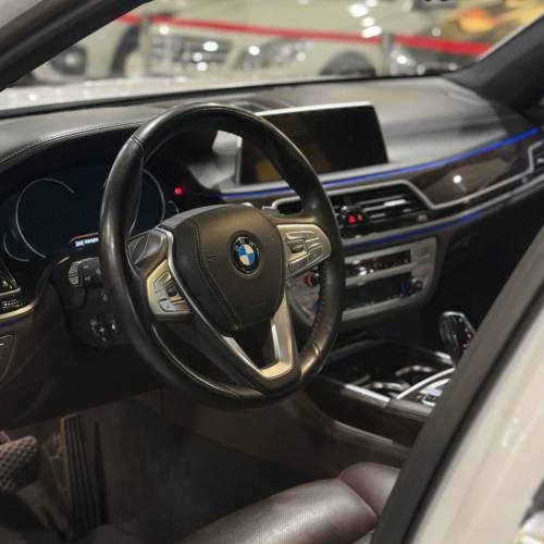 بی ام و 730 2017