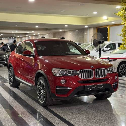 بی ام و قرمز مدل ۲۰۱۵