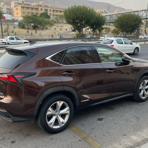 لکسوس مدل NX300  کارکرده