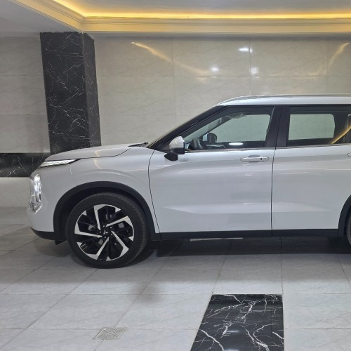 میتسوبیشی (MITSUBISHI) میتسوبیشی اوتلندر دو دیفرانسیل M لاین سال 2023