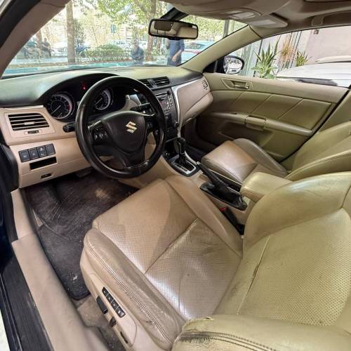 سوزوکی کیزاشی 2012