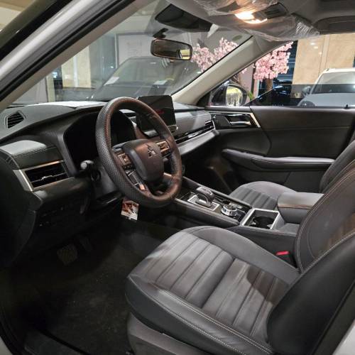 میتسوبیشی اوتلندر مدل 2023